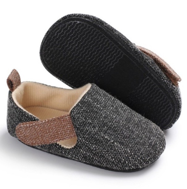 Chaussons pour garçons John gris foncé 6-12 mois