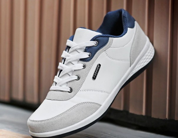 Chaussures en cuir pour hommes blanc 39