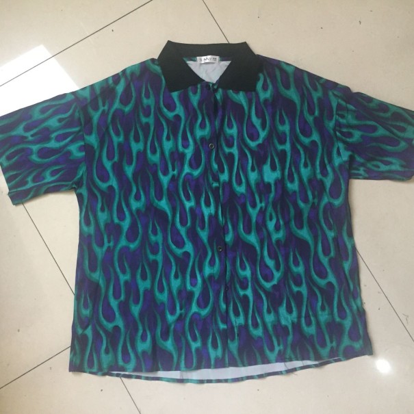 Chemise pour femmes avec des flammes bleu