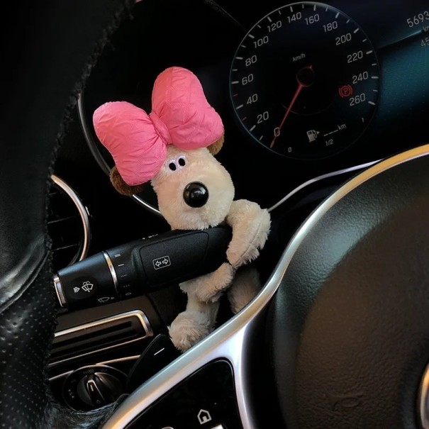 Chien en peluche avec nœud décoration de voiture sur le levier d'essuie-glace ou clignotant ornement intérieur figurine en peluche rose