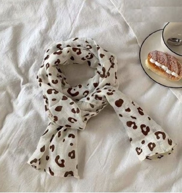 Children's Scarf with Leopard Pattern white