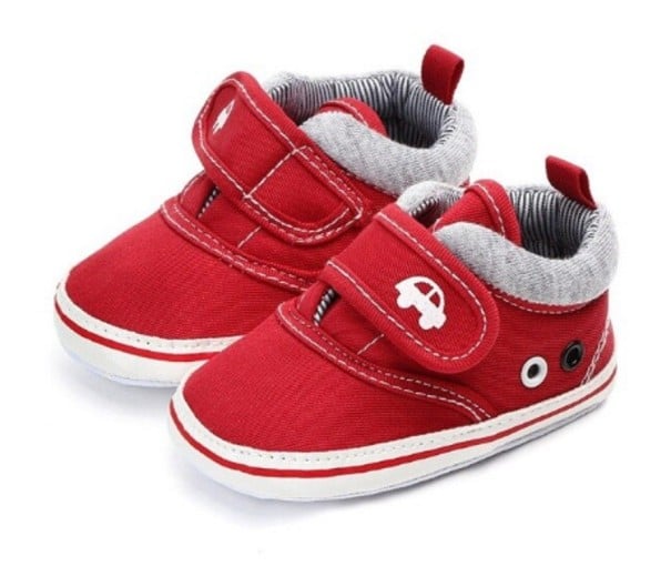 Chlapecké capáčky s autem červená 0-6 měsíců