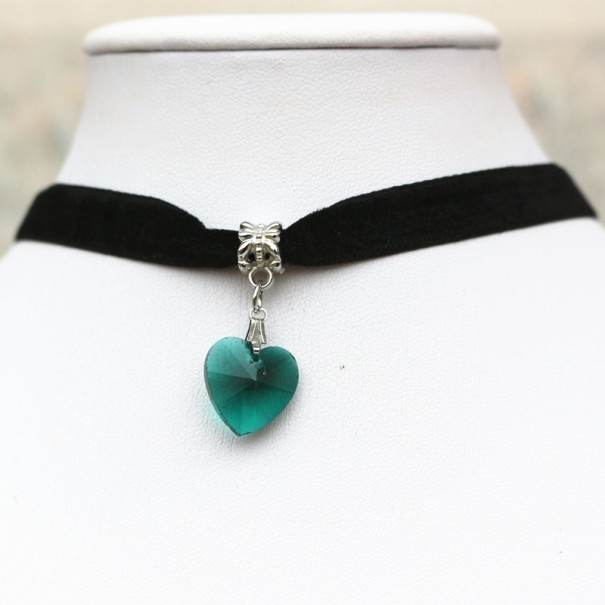 Chokerhalsband med hjärta J3051