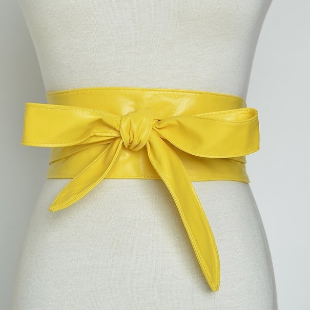 Cintura in pelle da donna con fiocco giallo