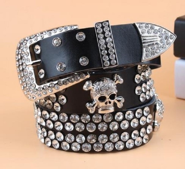 Cinturón de mujer con calavera negro