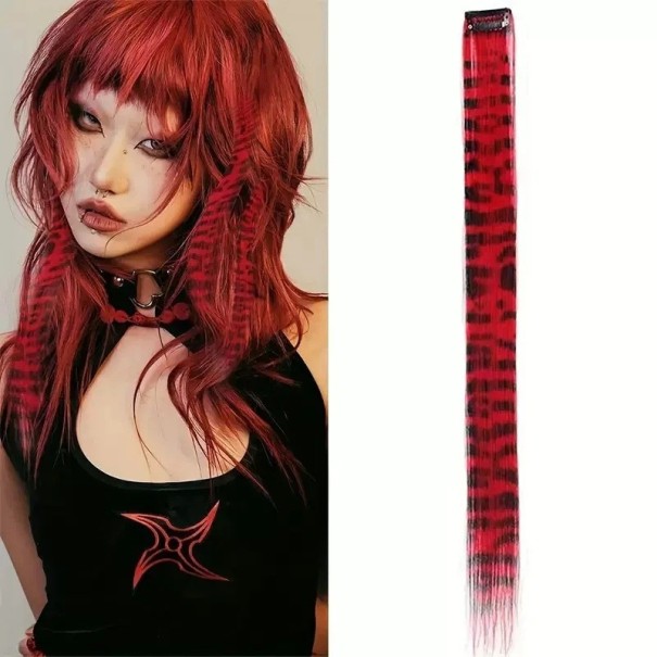Clip in pramínek vlasů se vzorem 45 cm syntetické vlasy 6 g pro barevné oživení účesu a rychlou úpravu vzhledu červená