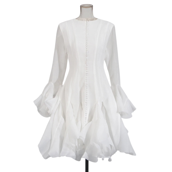 Cocktailkleid mit reichhaltigem mehrlagigem Rock Volantärmel Eleganter Schnitt Lange Ärmel Knopfverschluss Luxuriöses Abendmodell weiß M