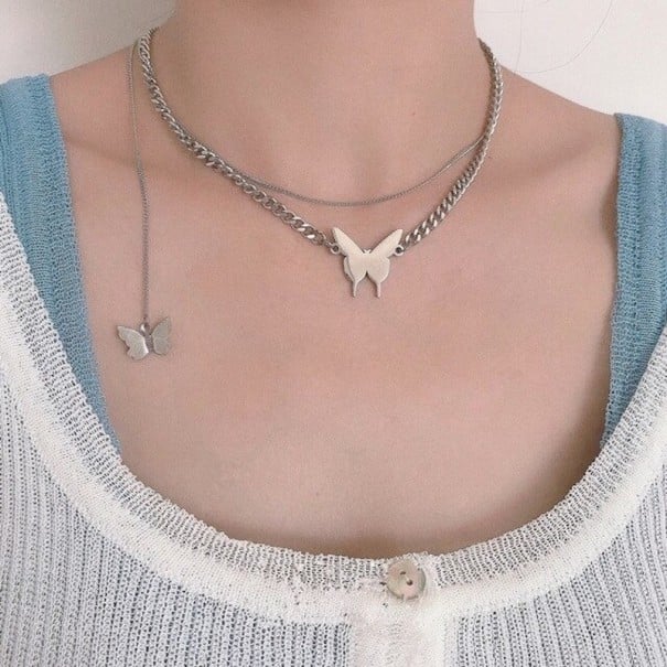 Colar feminino com borboleta D57 10
