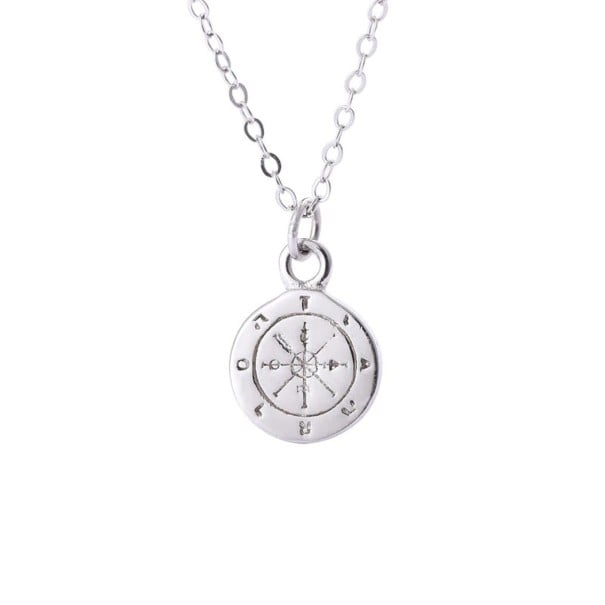 Colar feminino com bússola prateado
