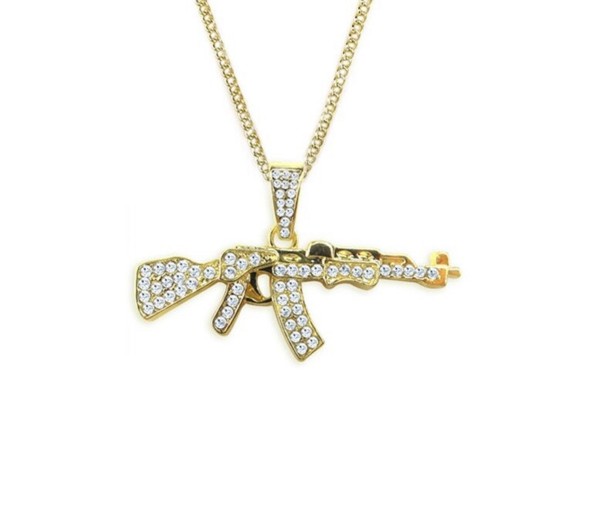 Colar feminino com pendente de arma 5