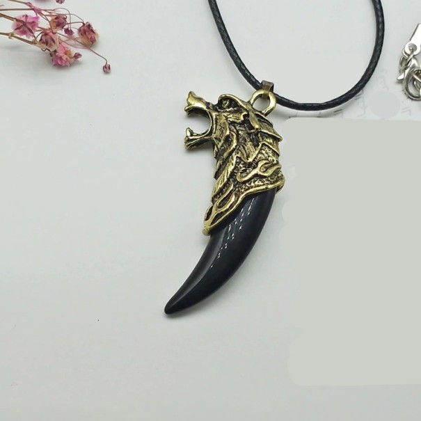 Colar Masculino com Dente de Lobo preto 2