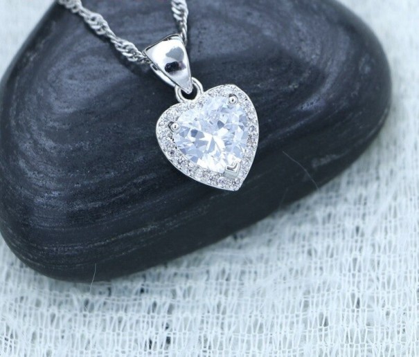 Collar de corazón para mujer D501 blanco