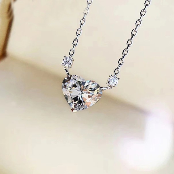 Collar de corazón para mujer D746 blanco