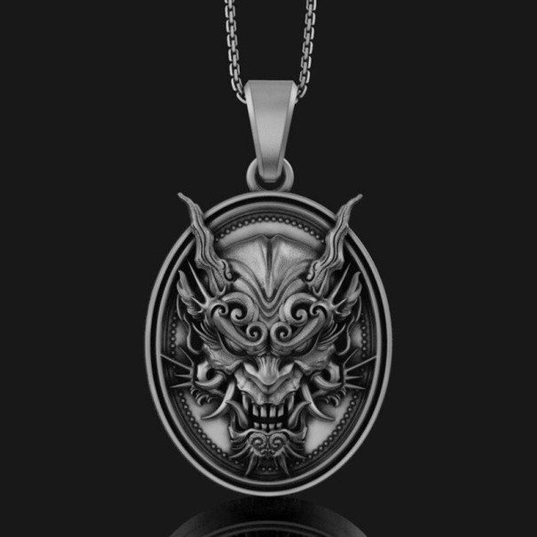 Collar de hombre con un demonio. 2