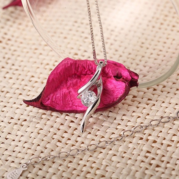 Collar de mujer con colgante D523 blanco