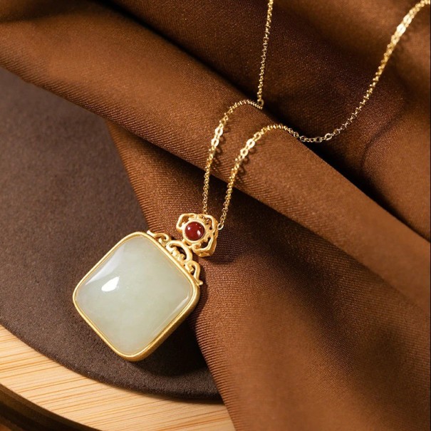 Collar de mujer con colgante D734 blanco