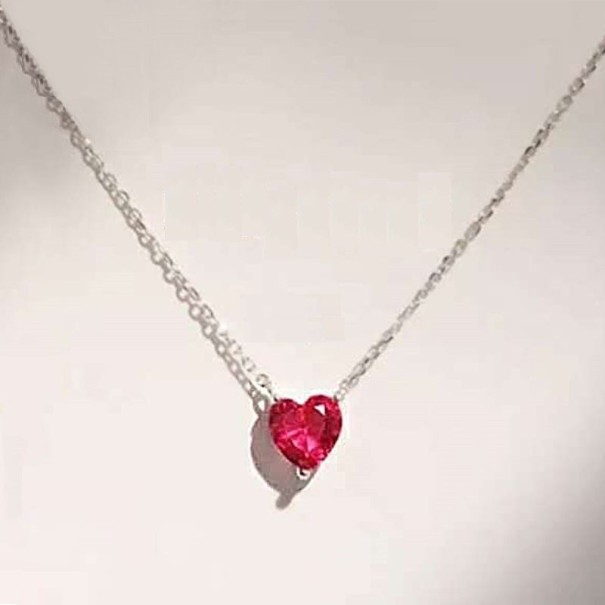 Collar de mujer con corazón de cristal. 1