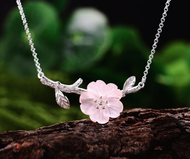 Collar de mujer con flor en rama A1605 rosa