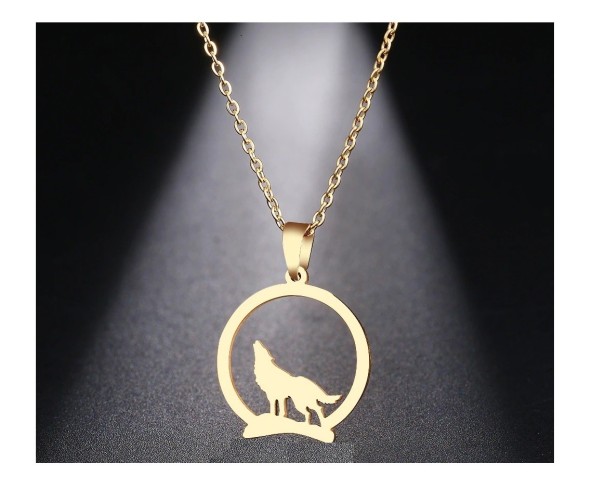 Collar de mujer con lobo dorado