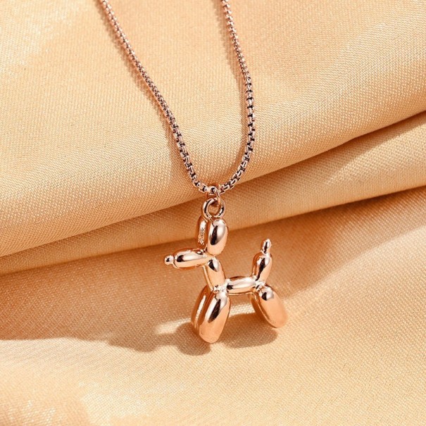 Collar de mujer con perro rosa viejo