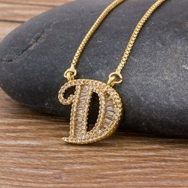 Collar de mujer letra D90 D