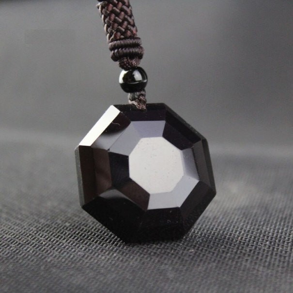 Collier avec pendentif D785 1