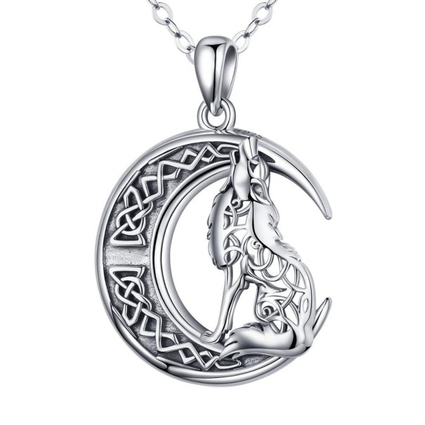 Collier avec un loup D707 2