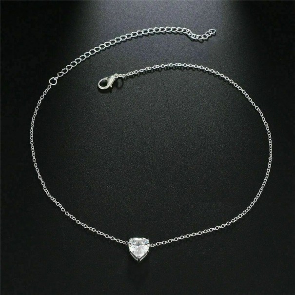 Collier choker pour femme avec cœur argenté