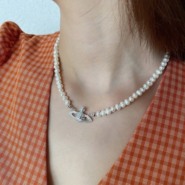 Collier en perles pour femmes avec pendentif 1