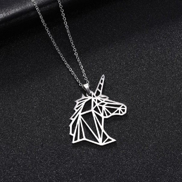 Collier féminin avec pendentif D207 2