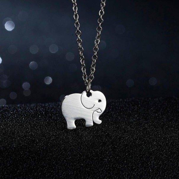 Collier féminin avec pendentif D386 3