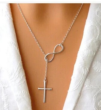 Collier femme avec croix et infini 1