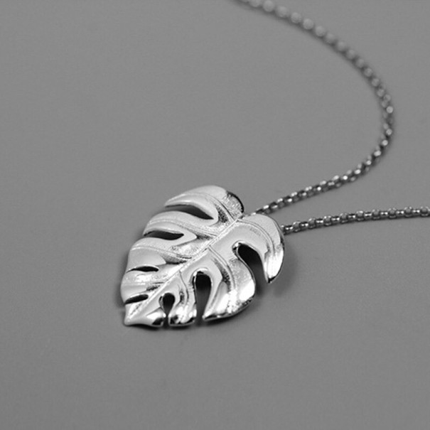 Collier femme avec feuille D542 argenté