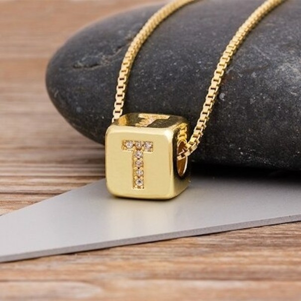 Collier femme avec lettre sur cube T