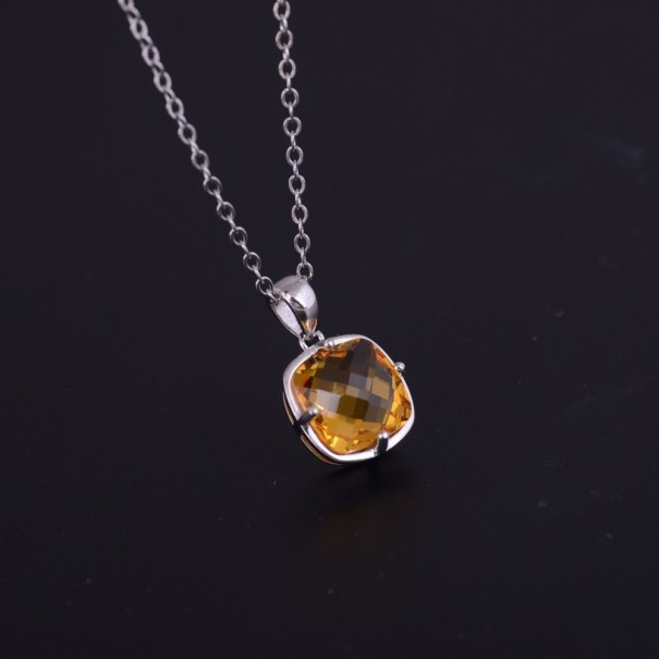 Collier femme avec pendentif D796 1