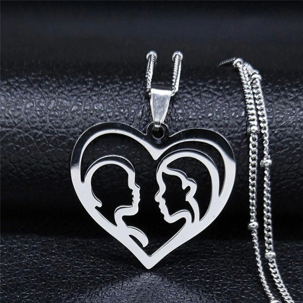 Collier femme avec pendentif famille argenté 3
