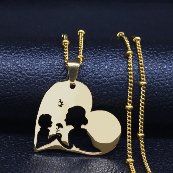 Collier femme avec pendentif famille doré 1