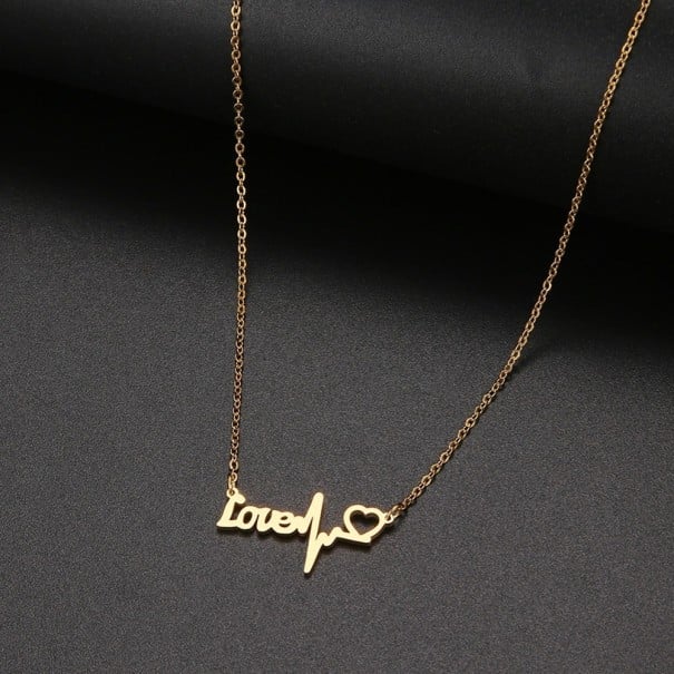 Collier femme avec pendentif love doré