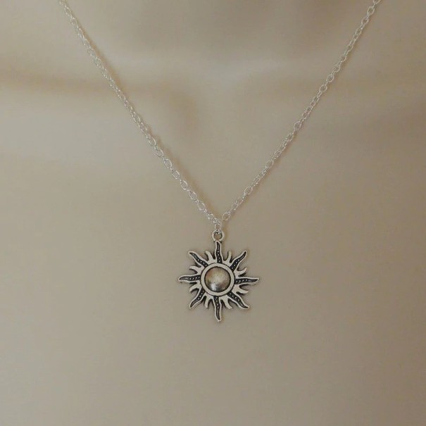 Collier femme soleil et lune 70 cm 1