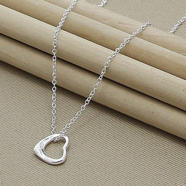 Collier pour femme avec cœur D547 argenté