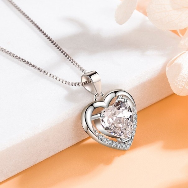 Collier pour femme avec cœur D566 blanc