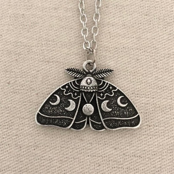 Collier pour femme avec pendentif phase de lune 1