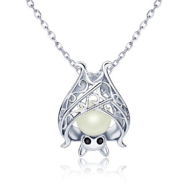 Collier pour femme chauve-souris 1