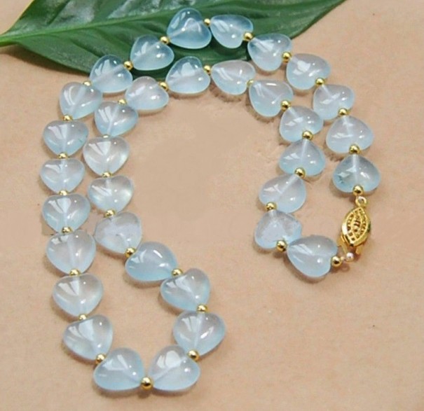 Collier pour femme en aquamarine 1