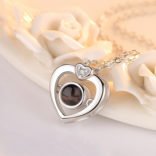 Collier pour femmes avec cœurs G661 argenté