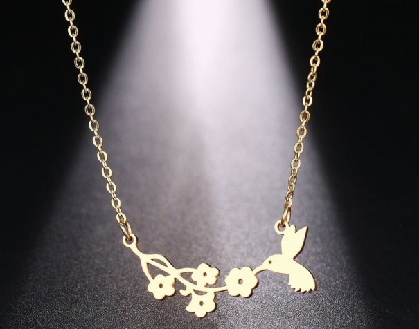 Collier pour femmes avec des fleurs doré