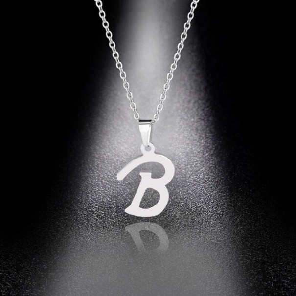 Collier pour femmes avec la lettre D130 B