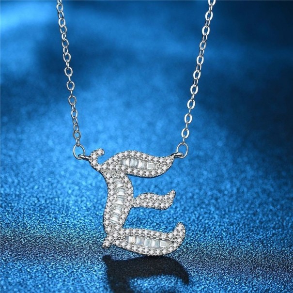 Collier pour femmes avec lettres de l'alphabet M37 E