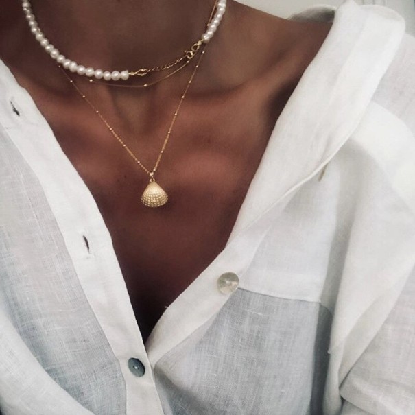 Collier pour femmes avec perles et coquillage 1