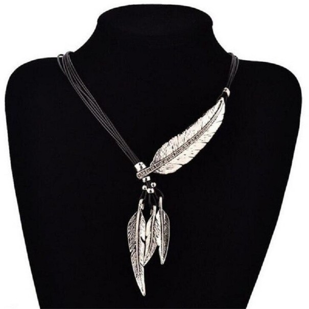Collier pour femmes avec plumes 3